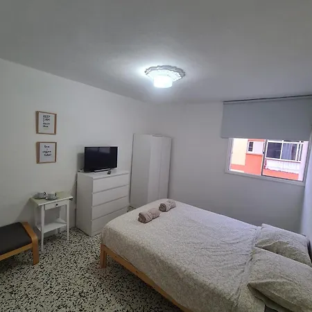 Eeb Private Room Habitacion Privada En Piso Compartido La Laguna  Exterior photo